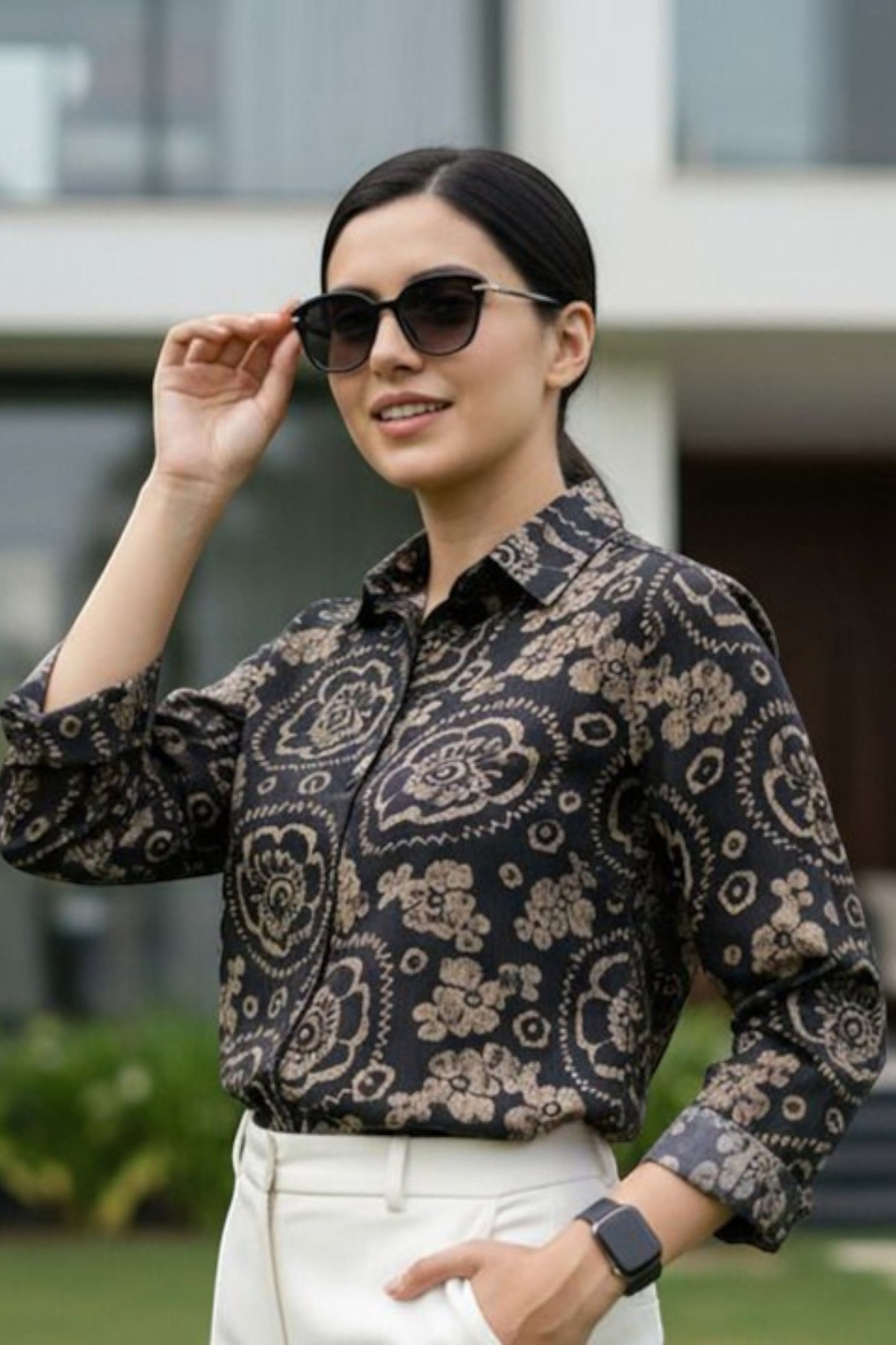 Black & Gold Abstract Floral Button-Down Shirt